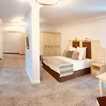 Atlas House Luxury Къща за гости 4*