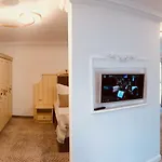 Atlas House Luxury Къща за гости 4*