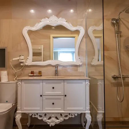 בית הארחה Atlas House Luxury