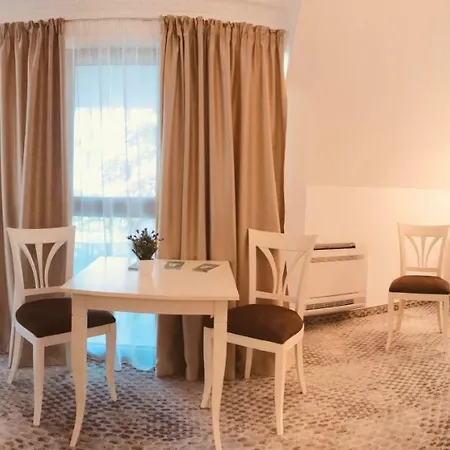 בית הארחה Atlas House Luxury 4*